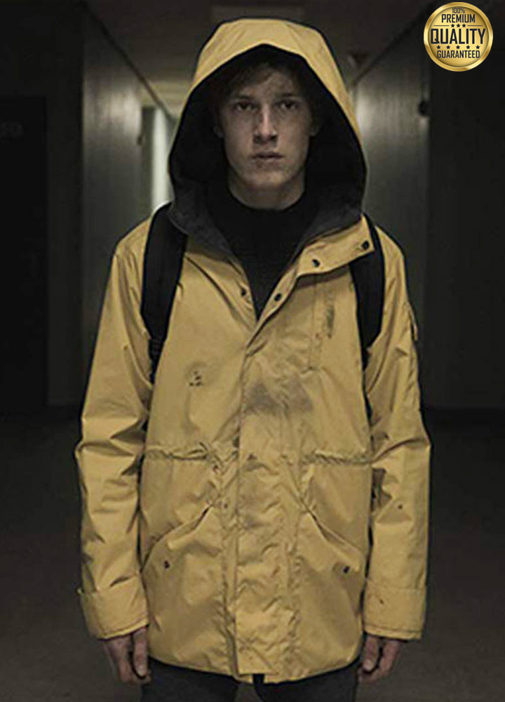 Louis Hofmann Dark Season 3 Yellow Raincoat